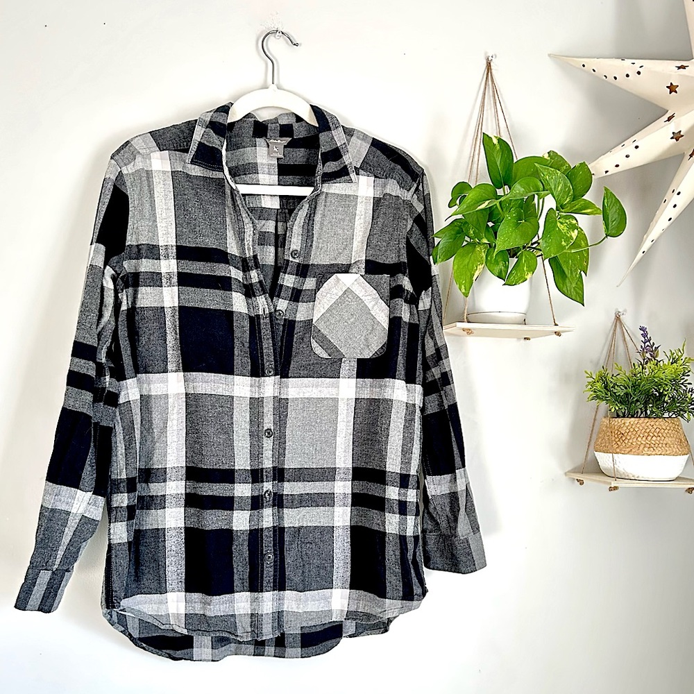 🩷EDDIE BAUER BLACK WHITE LONG SLEEVE BUTTON DOWN TOP FLANNEL SIZE LARGE